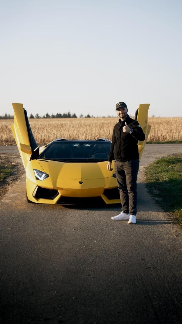 Giray Altas, Inhaber von Giray's Garage